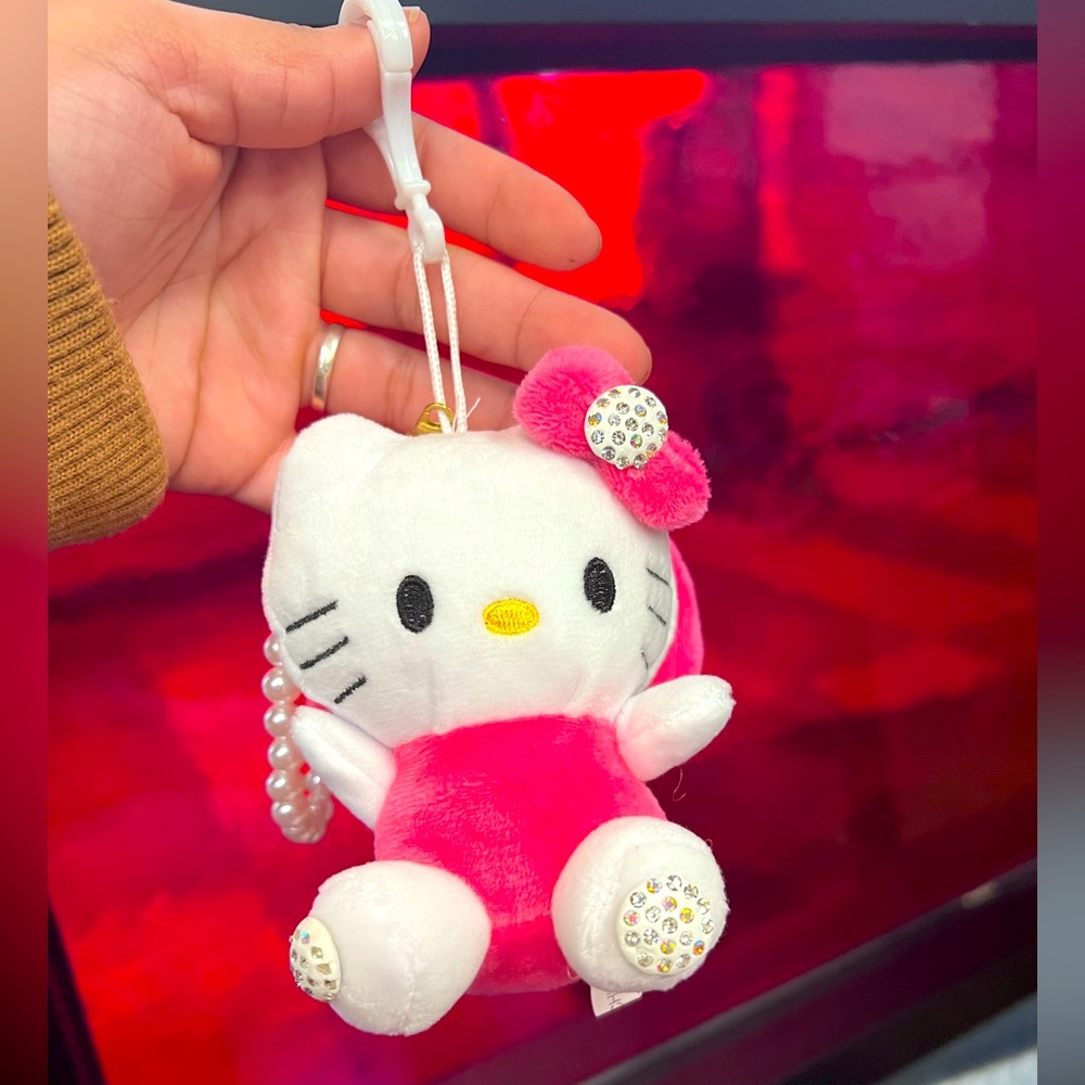 Hello Kitty Keychain - Picture 4 of 4
